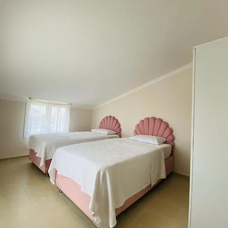 Kusadasi'nda Ozel Havuzlu Efes *
